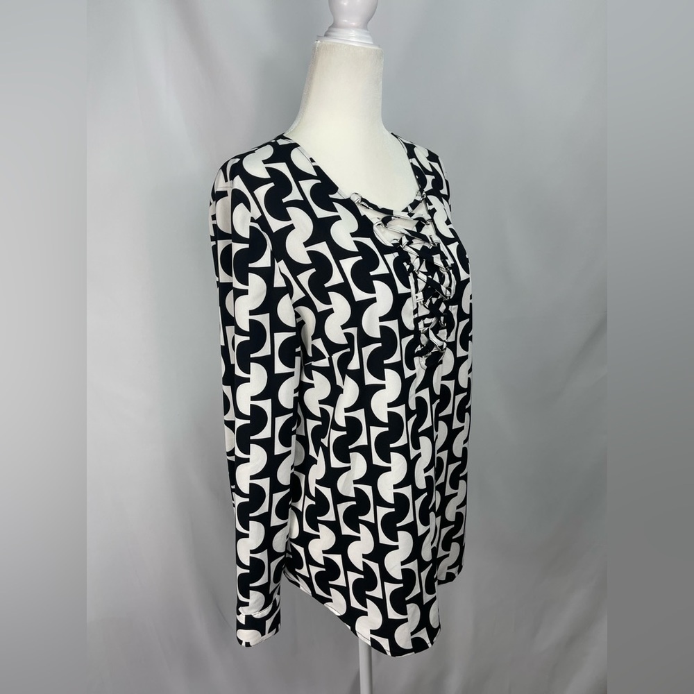 Chico’s geometric print criss cross lace up blouse Chicos size 0 women’s S/4 - Picture 3 of 16